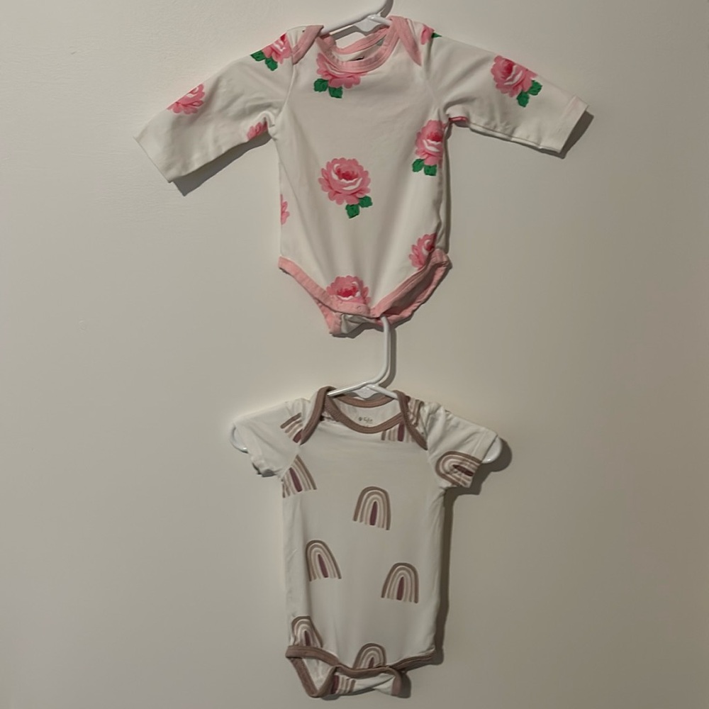 Set of 2 bodysuits size 0-3 months
